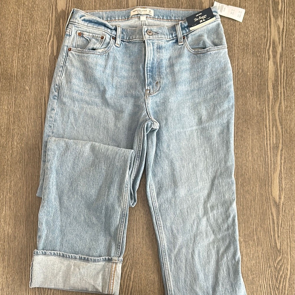 Abercrombie & Fitch Low Rise Curve Love Baggy Jean